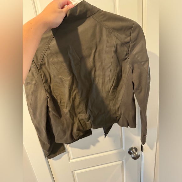 Cute Jacket - Picture 5 of 5